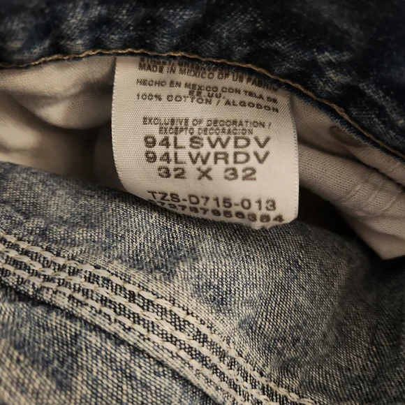 Wrangler Men's Relaxed Jeans in Blue - Picture 8 of 13